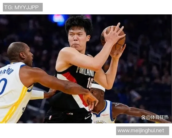 开拓者冲四杀遇阻！勇士主场半场6741大比分领先，杨瀚森出场4分钟1篮板
